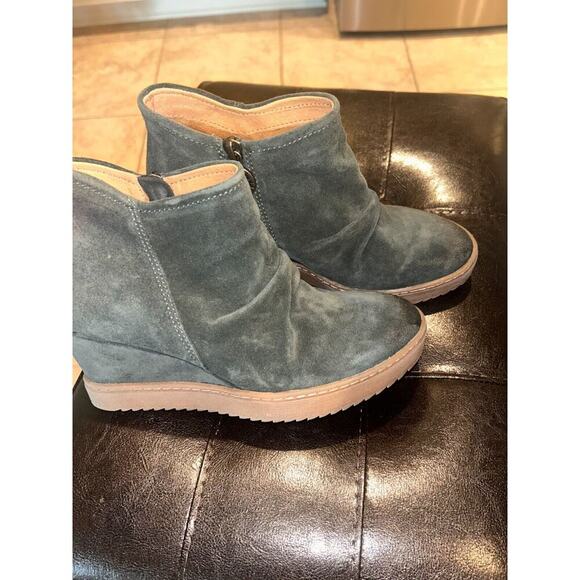 Sofft Siri Green Suede Waterproof Platform Booties Size 7 - Picture 7 of 8